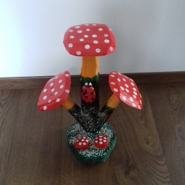 Ciuperca ornament gradina